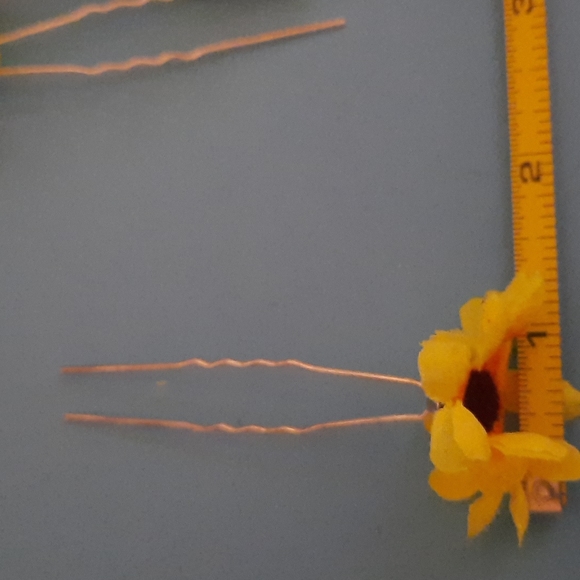 5 Sunflower 🌻 Hairpins - Picture 4 of 5